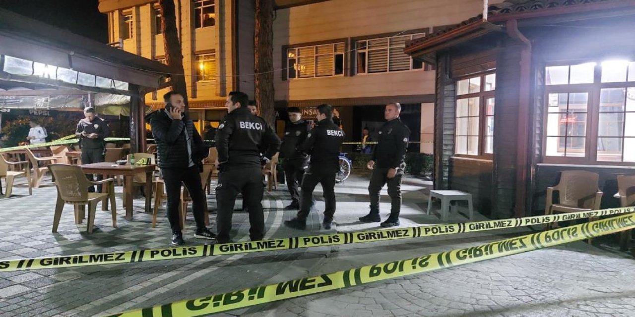 “Kızıma uyuşturucu sattın” diyerek cami bahçesinde ateş açtı