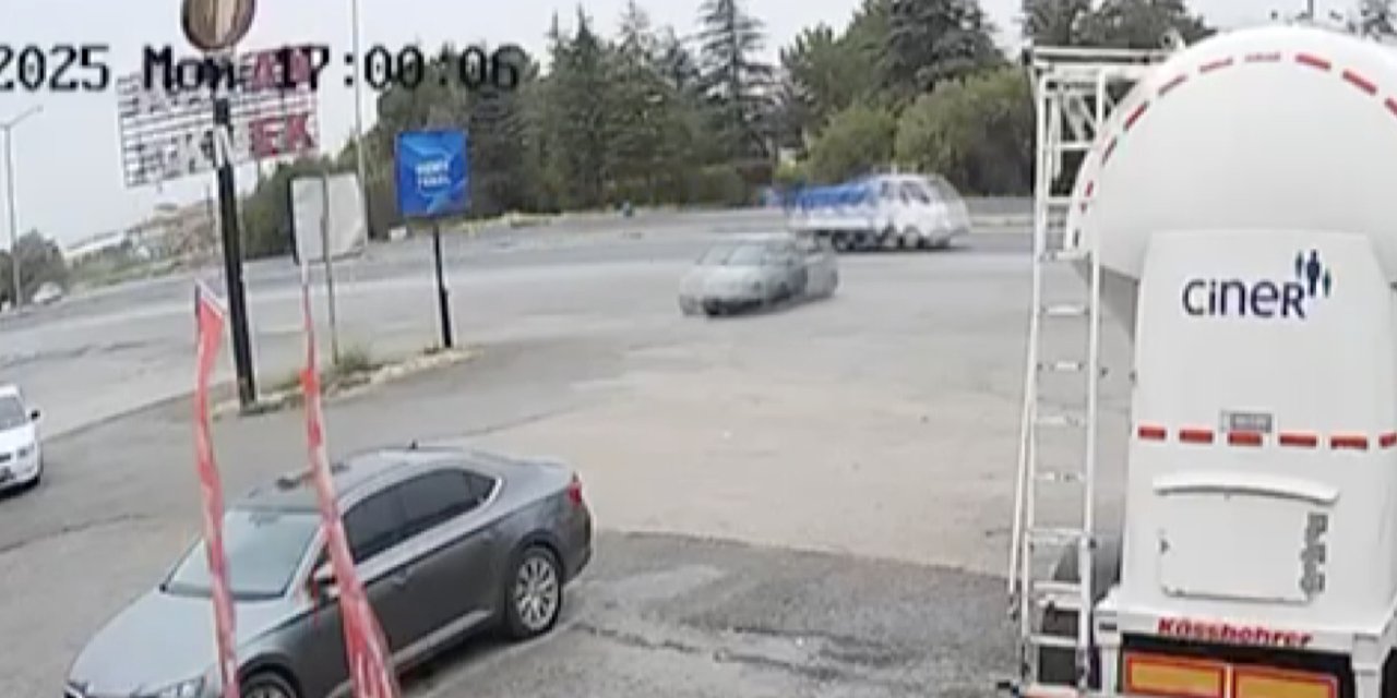 Otomobil tankere böyle çarptı: 3 ölü, 2 yaralı