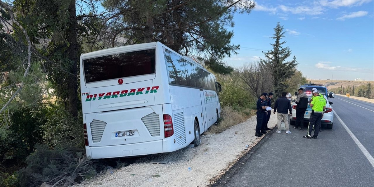 Yolcu otobüsüyle otomobil çarpıştı: 4 ölü