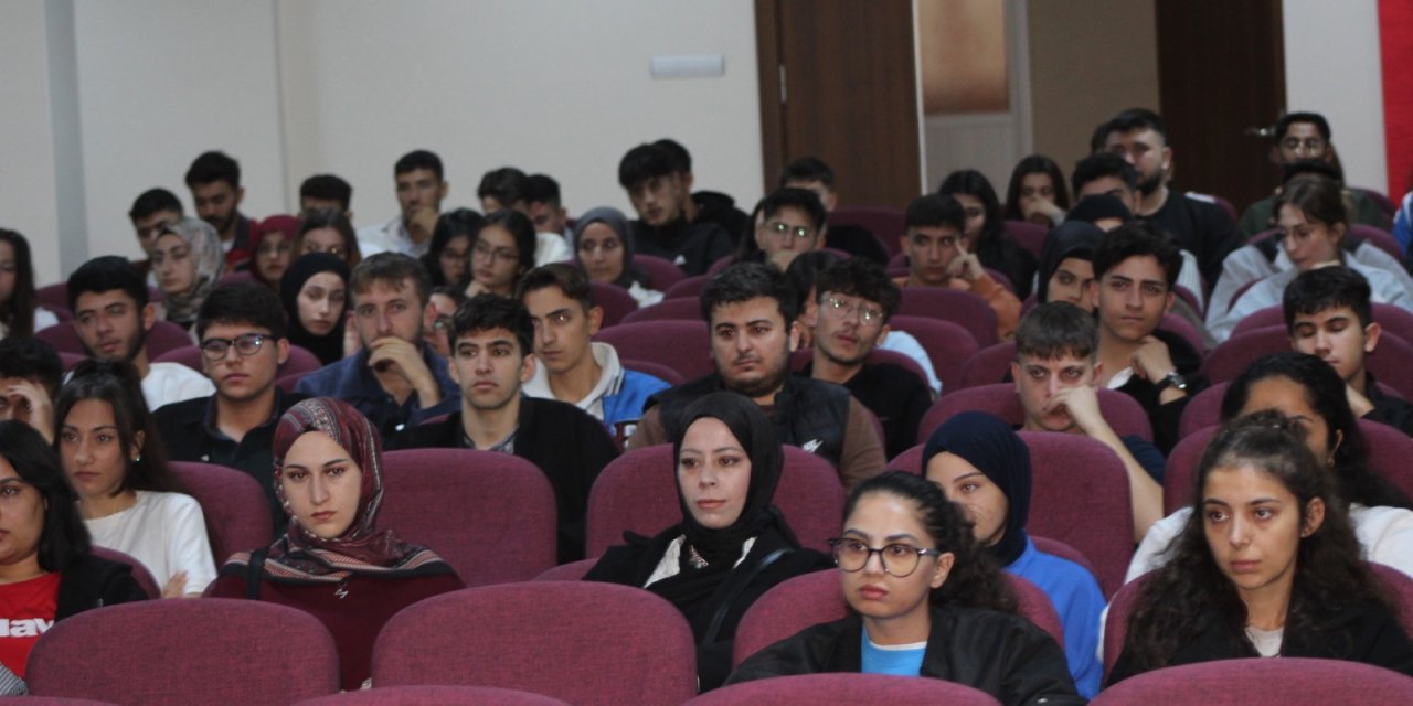 Selçuk Üniversitesi’nden Karapınar öğrencilerine oryantasyon desteği