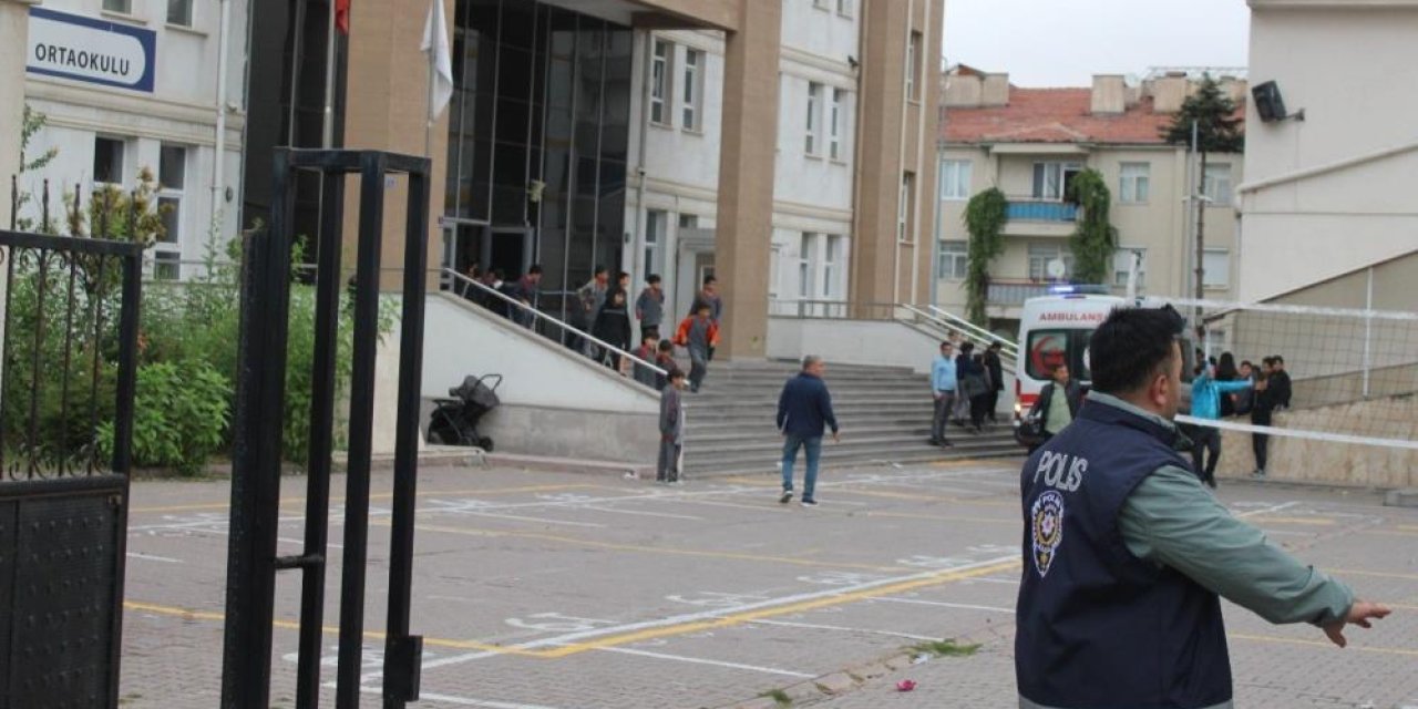 Okulda izdihama yol açan olay! 15 öğrenci yaralandı