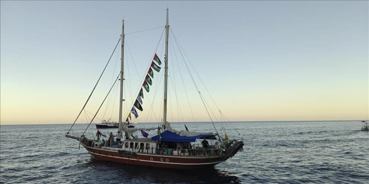 Sumud Filosu'ndaki Mikeno gemisi Gazze sularında