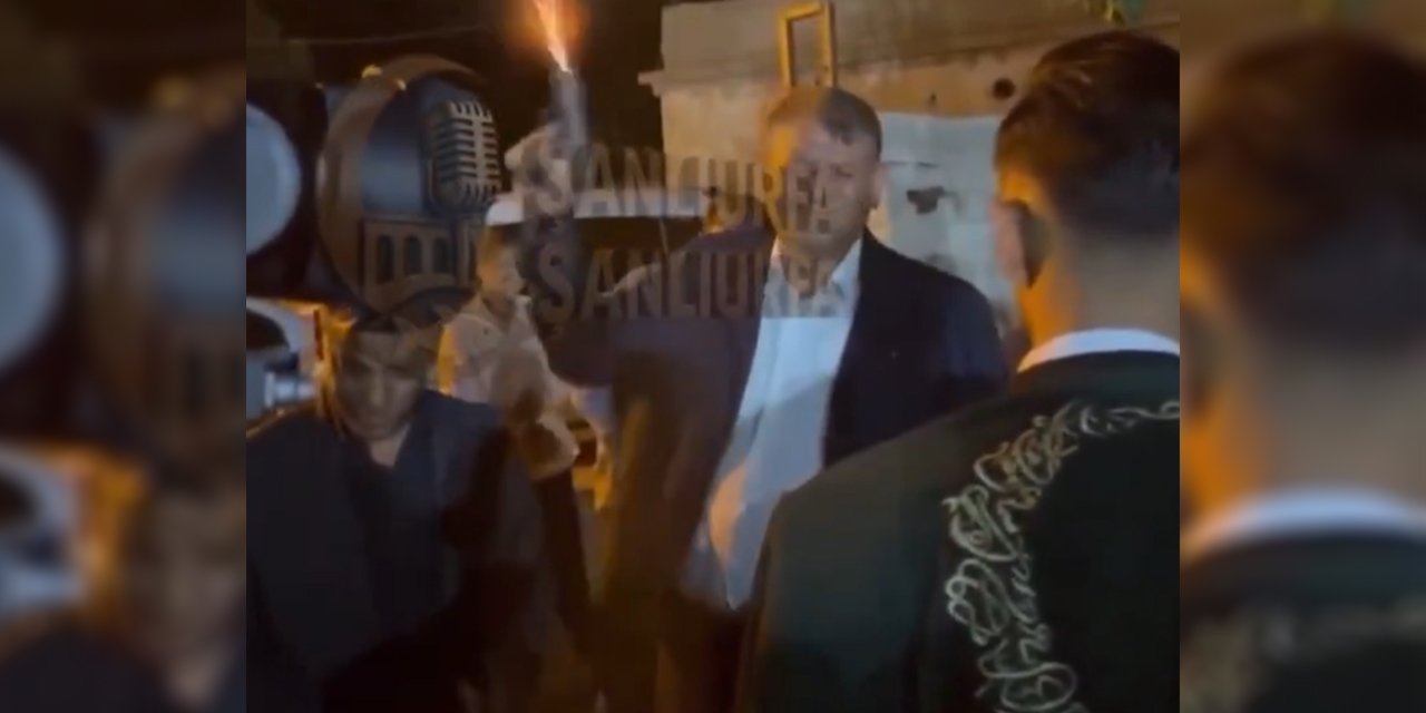 Belediye başkanının düğünde havaya ateş açtığı anlara tepki yağıyor