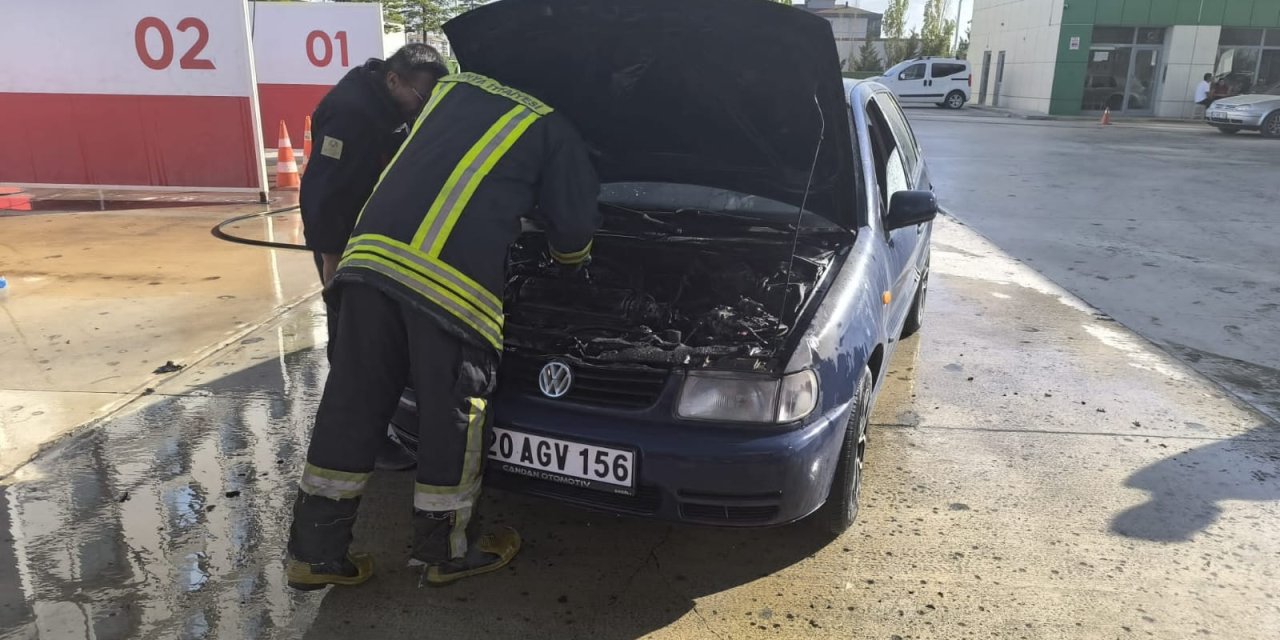 Konya’da korku dolu anlar! Yakıt alan otomobil alev aldı