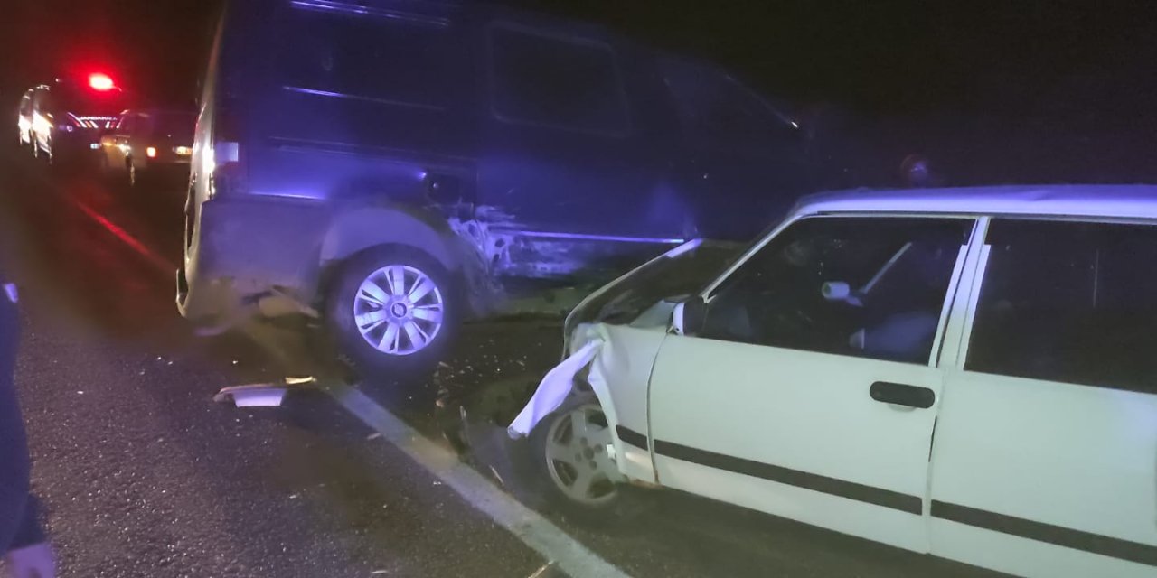 Yeni Konya - Antalya yolunu kapatan kaza! 2 kişi yaralandı