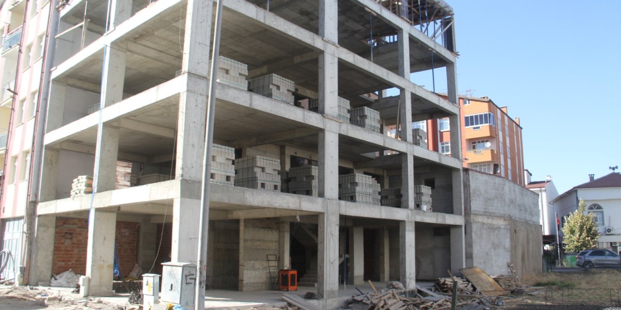 Konya’da yabancı uyruklu işçi üçüncü kattan düştü