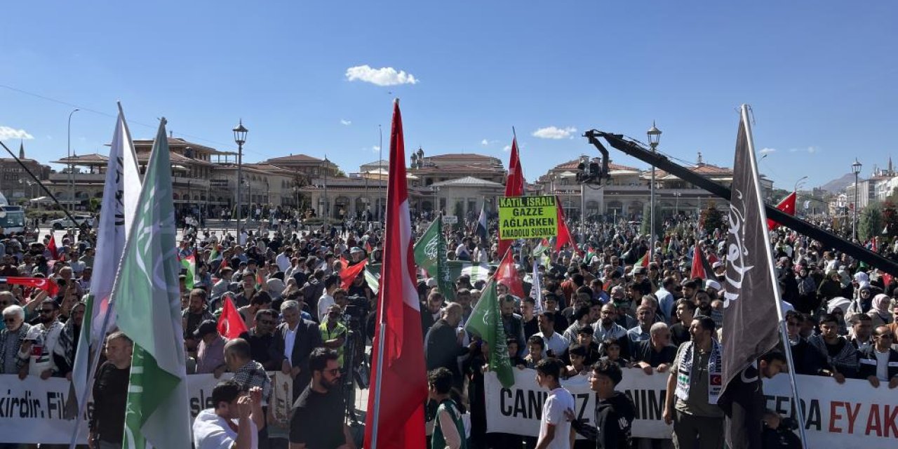 Konya sokaklarındaki provokatif kağıtlar tepki çekti
