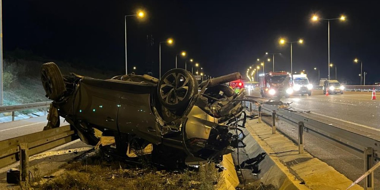 Otoyolda feci kaza: 2 ölü, 5 yaralı