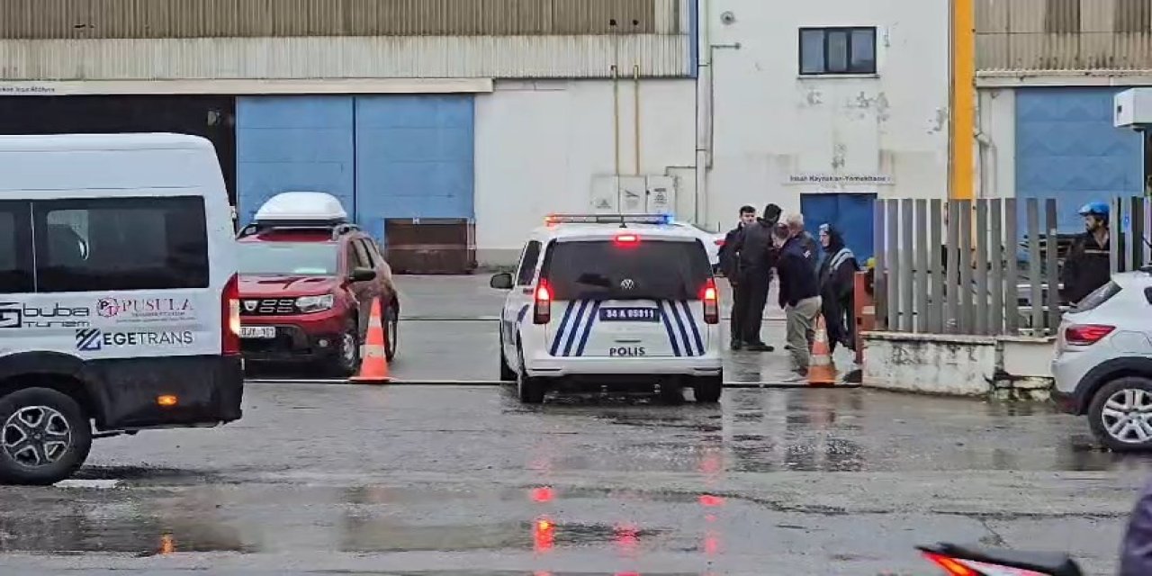 Tersaneler bölgesinde geminin yan yatması sonucu 1 işçi öldü