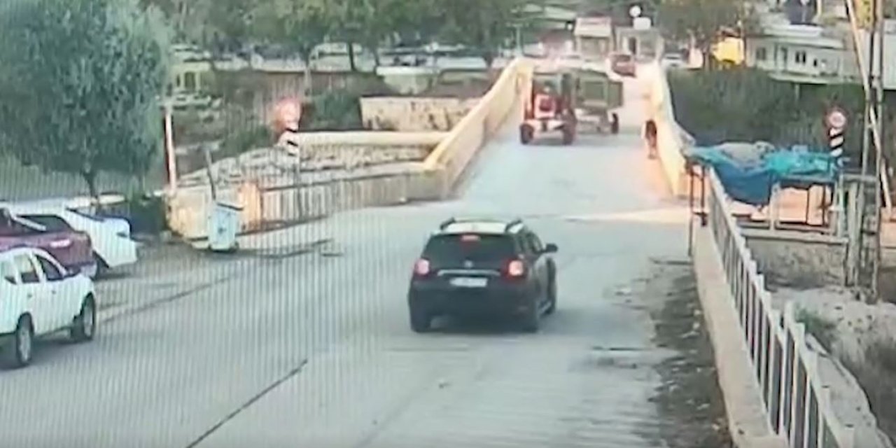 Seyir halindeki traktörden kopan römork yaşlı adamı öldürdü