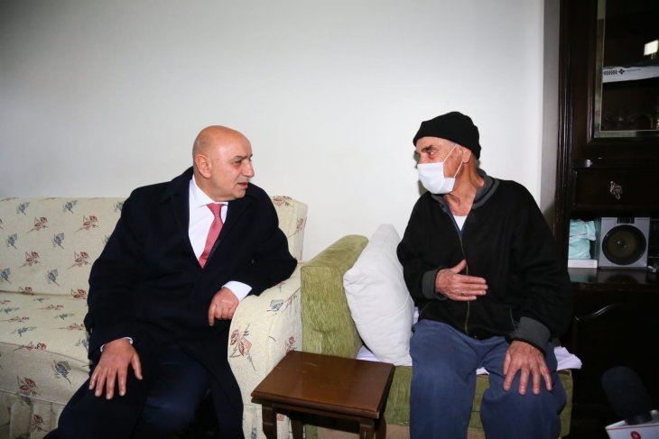 Sosyal medyada rencide edilen yaşlı adama destek ziyareti