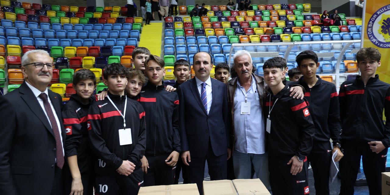 Konya Büyükşehir’den gençlere spor desteği
