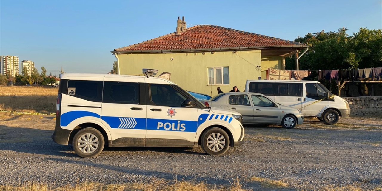 Baba ve oğlu silahlı saldırıda vuruldu