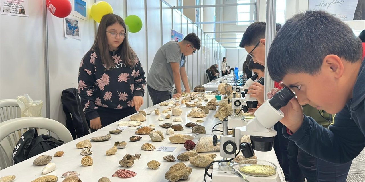 Küçük kaşif Bahar, 5 bin fosille tarihi gün yüzüne çıkardı