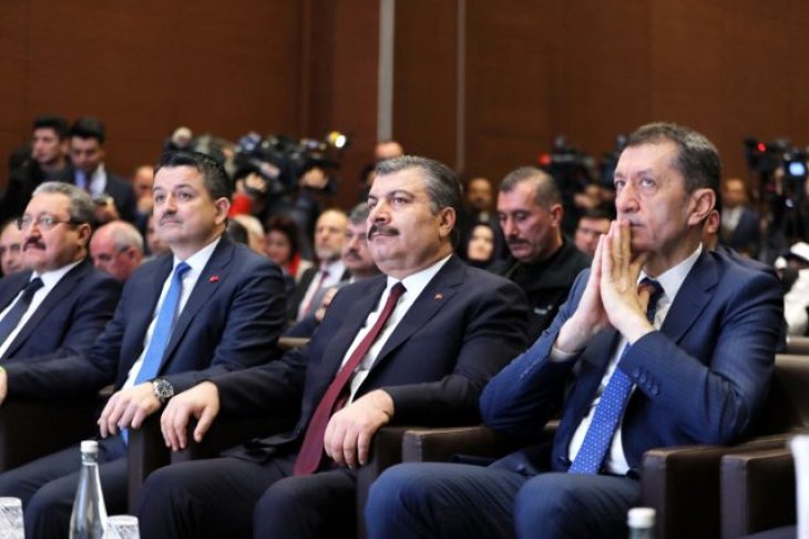 Sağlık Bakanı Koca ve Milli Eğitim Bakanı Selçuk saat 19.15'te ortak açıklama yapacak