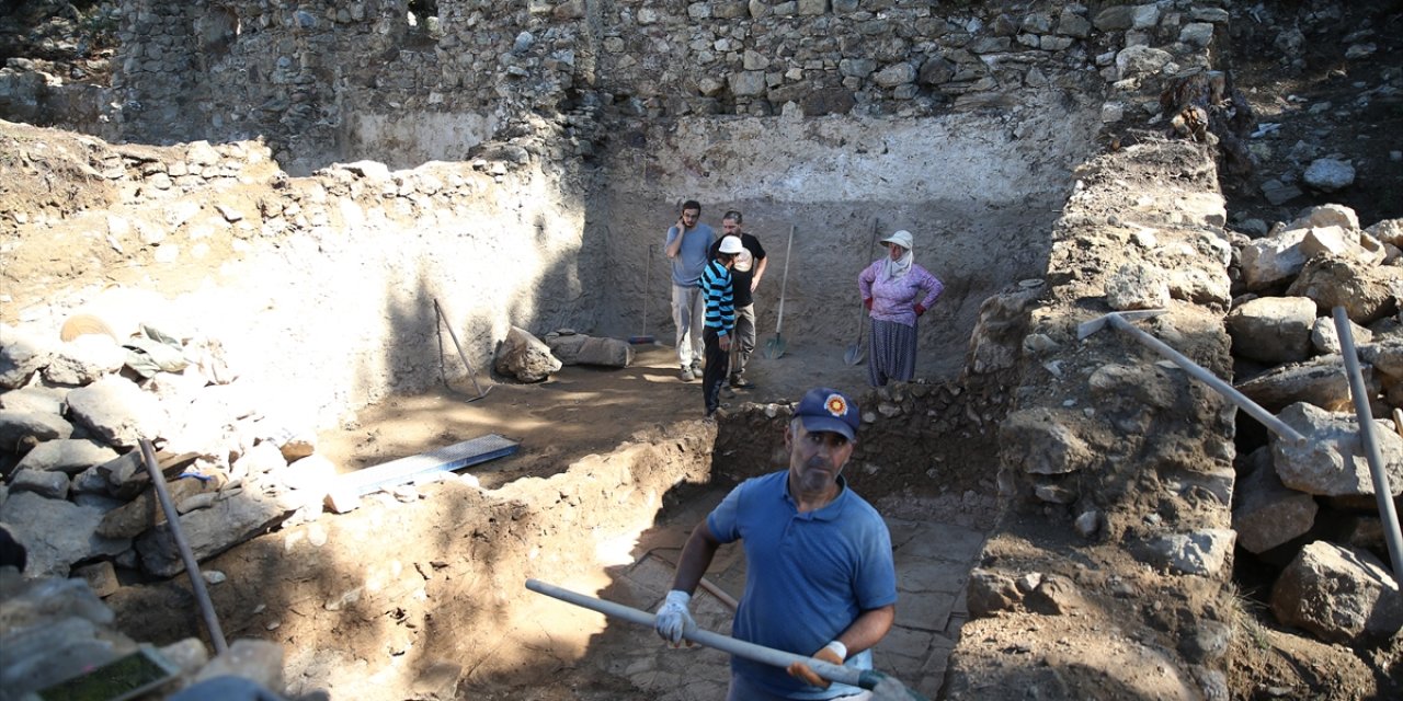 Anadolu Selçuklu izleri de taşıyan antik kent gün yüzüne çıkıyor