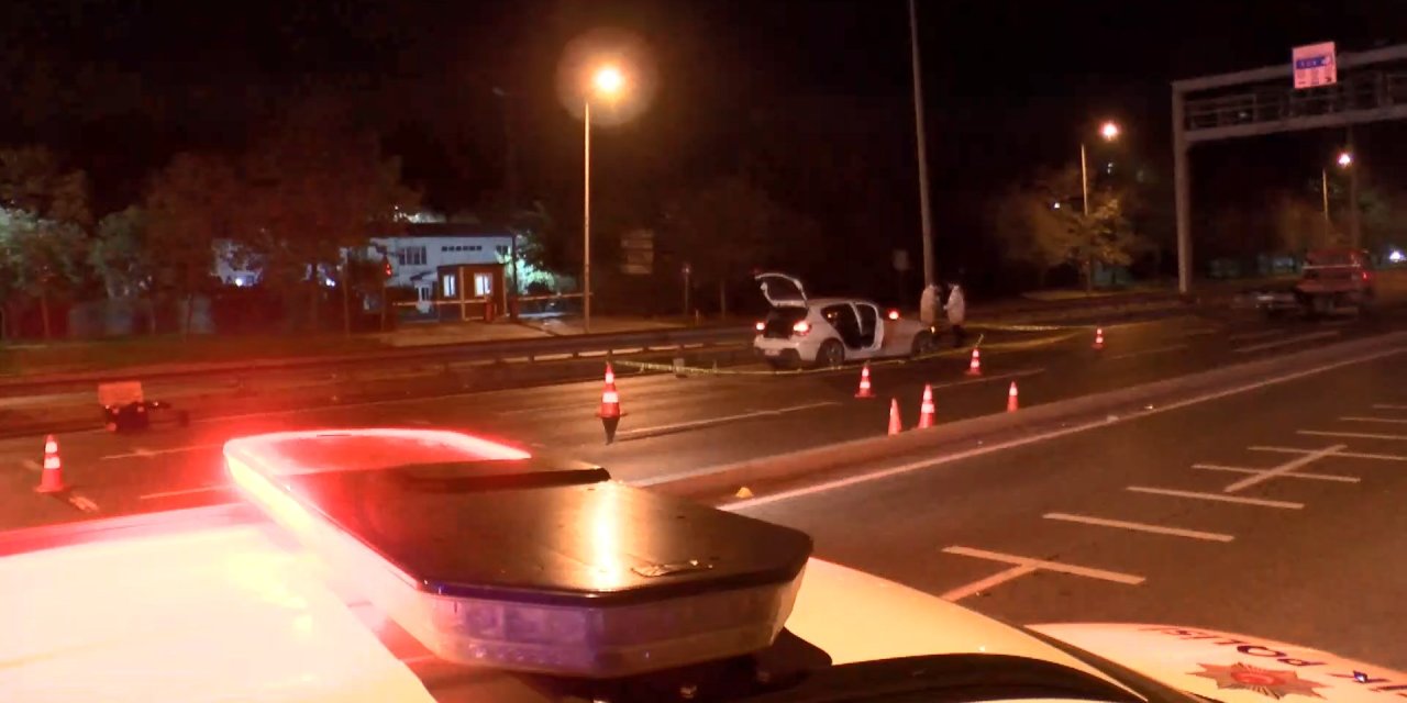 ‘Dur’ ihtarına uymadı, polis araçlarına çarptı! Nefes kesen kovalamaca