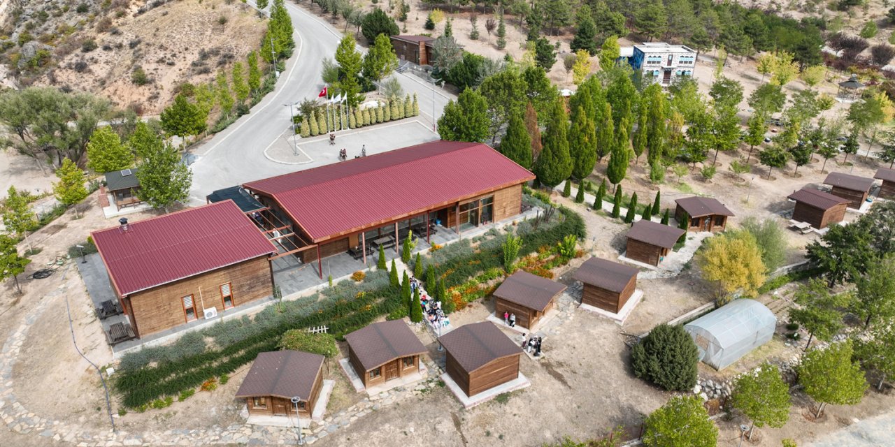 Başkan Pekyatırmacı, Sille Tabiat Okulu'nda öğrencilerle bir araya geldi