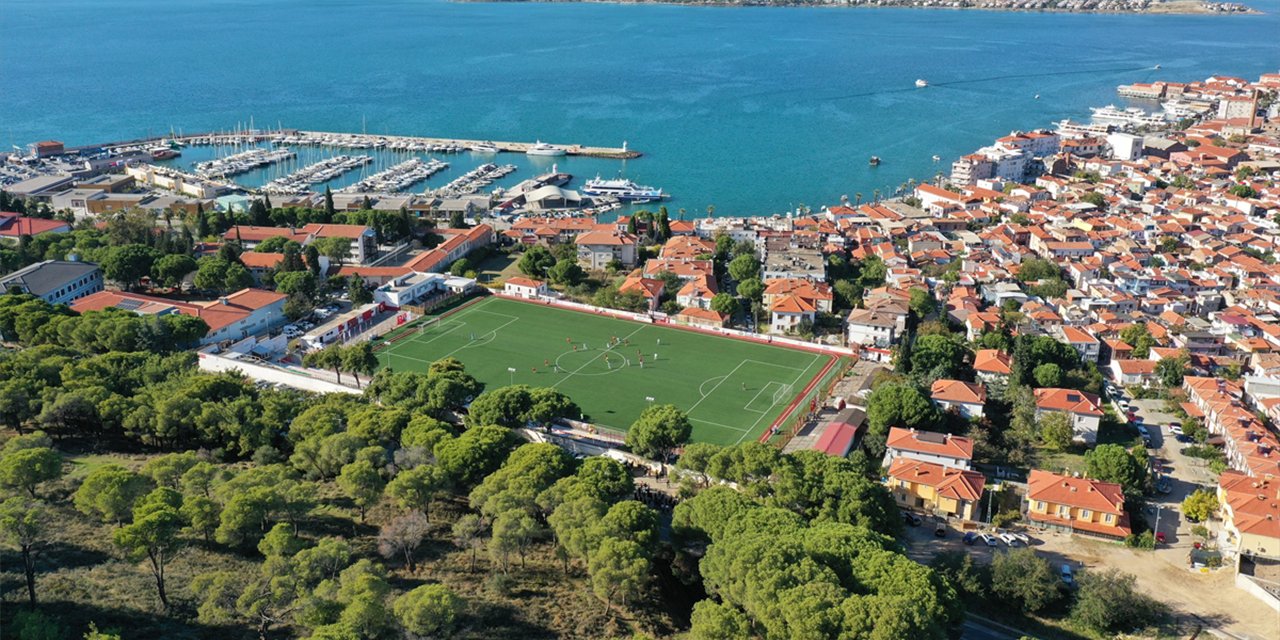 Doğa ve deniz manzarasıyla taraftarı cezbeden stadyum