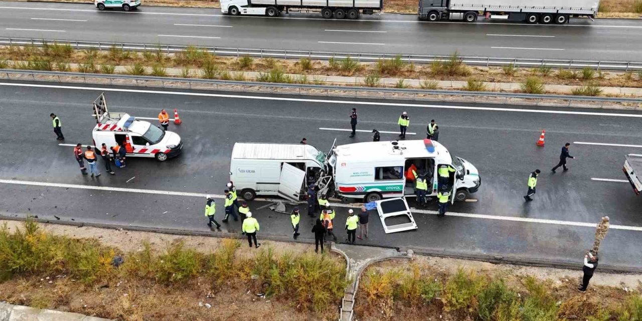 Aksaray'da 2 askerin şehit olduğu, 2 kişinin hayatını kaybettiği kazada sürücü tutuklandı