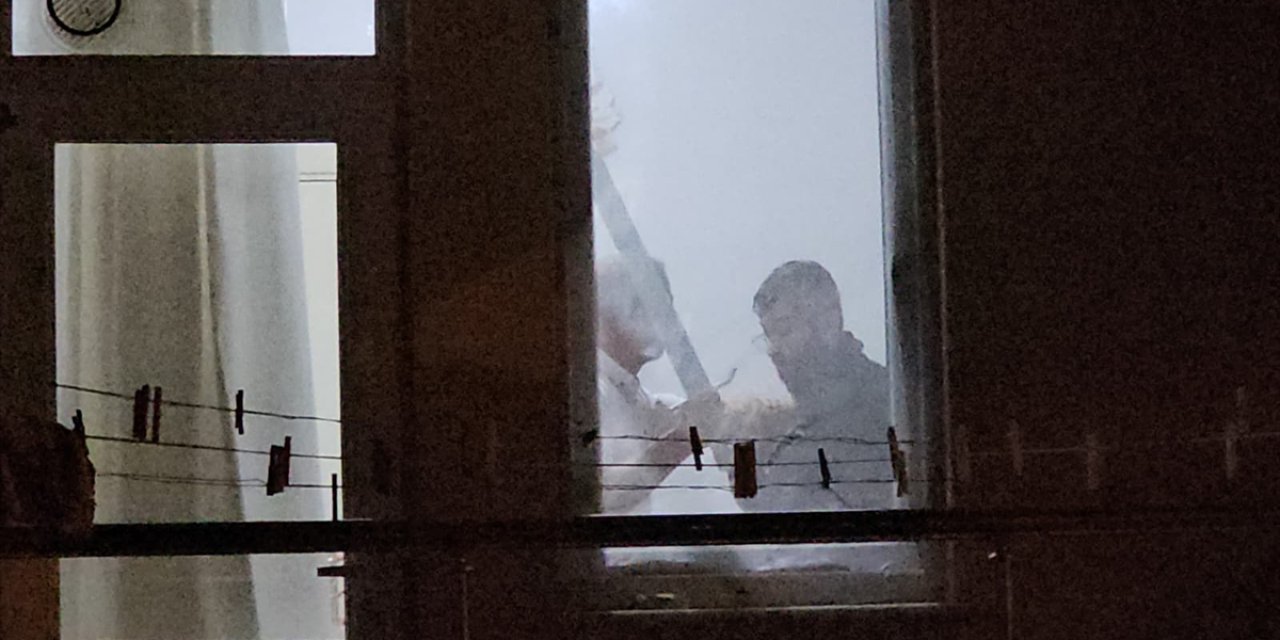 Arkadaşını evine çağırıp kılıç çekti! Rehine operasyonu 2 saat sürdü