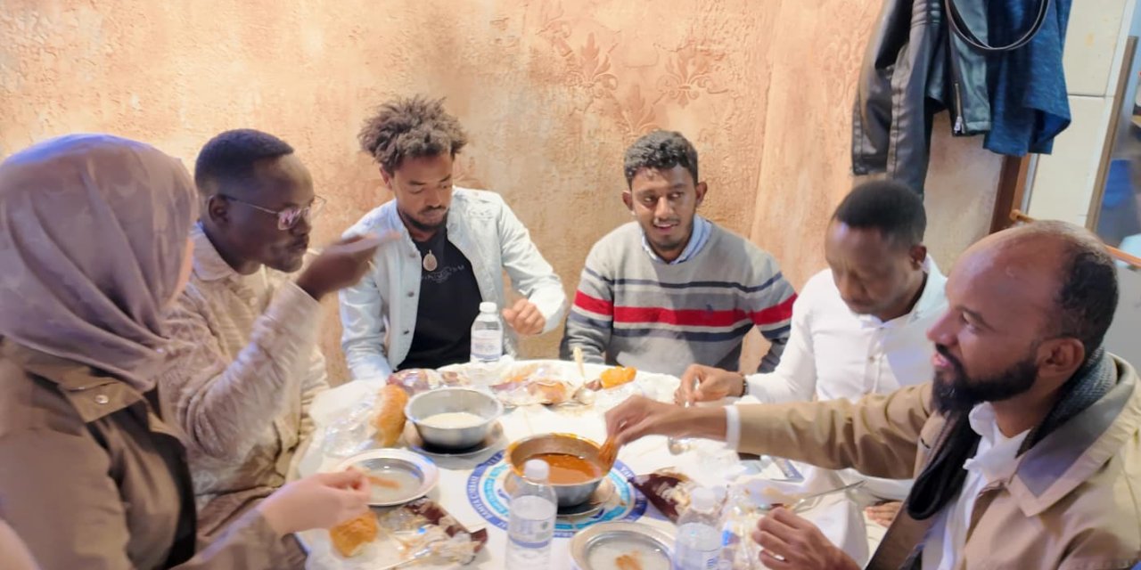 Afrikalı öğrenciler ilk kez Konya düğün pilavı yedi