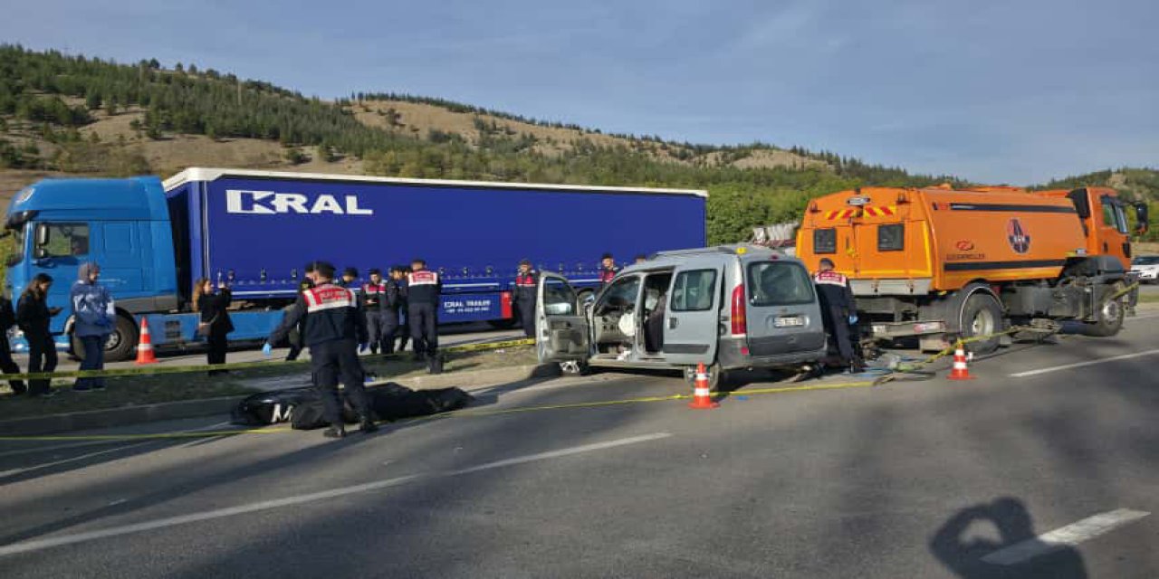 Kaza kurbanı 3 kardeş ve eniştelerine acı veda