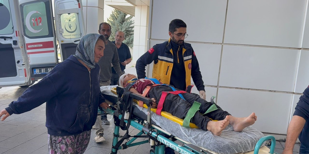 Belediyeye ait minibüs kazaya karıştı! 2 çocuk yaralı