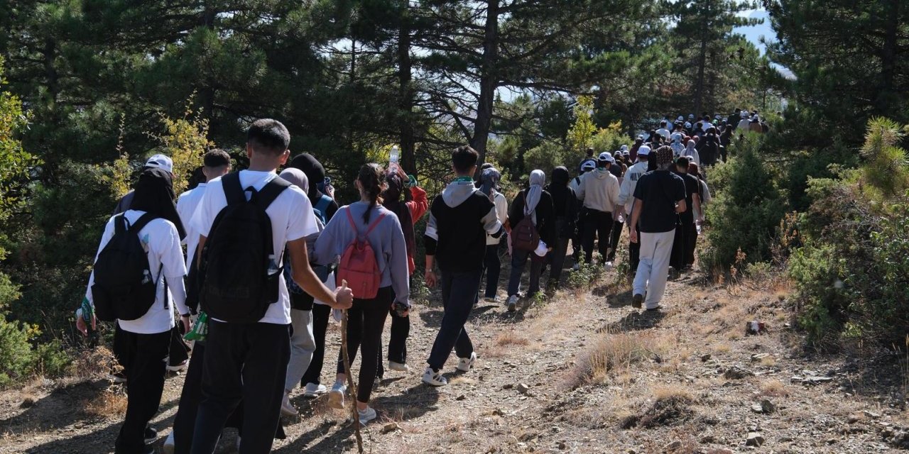 Konya'da tarihi yol üniversite öğrencileriyle canlandı