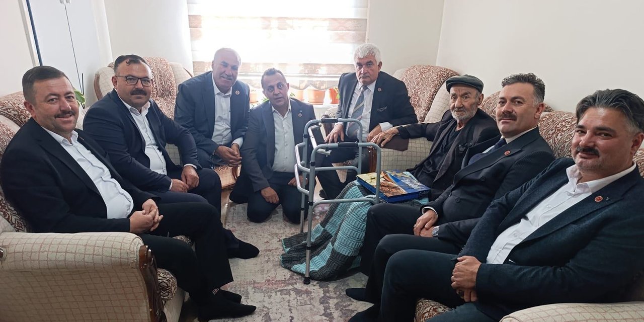 Konya’da muhtarlardan eski muhtara vefa ziyareti