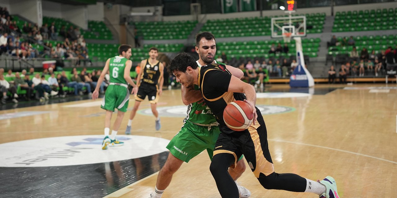 Konya Büyükşehir Belediyespor deplasmanda farkını gösterdi