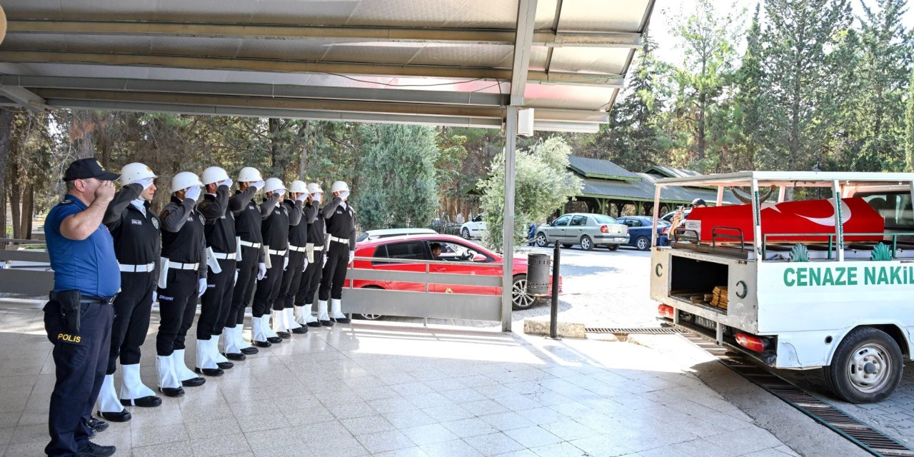 Yangında hayatını kaybeden polis memuru memleketinde toprağa verildi