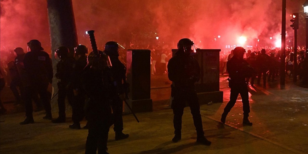 Dev maç öncesi 180 taraftar gözaltına alındı