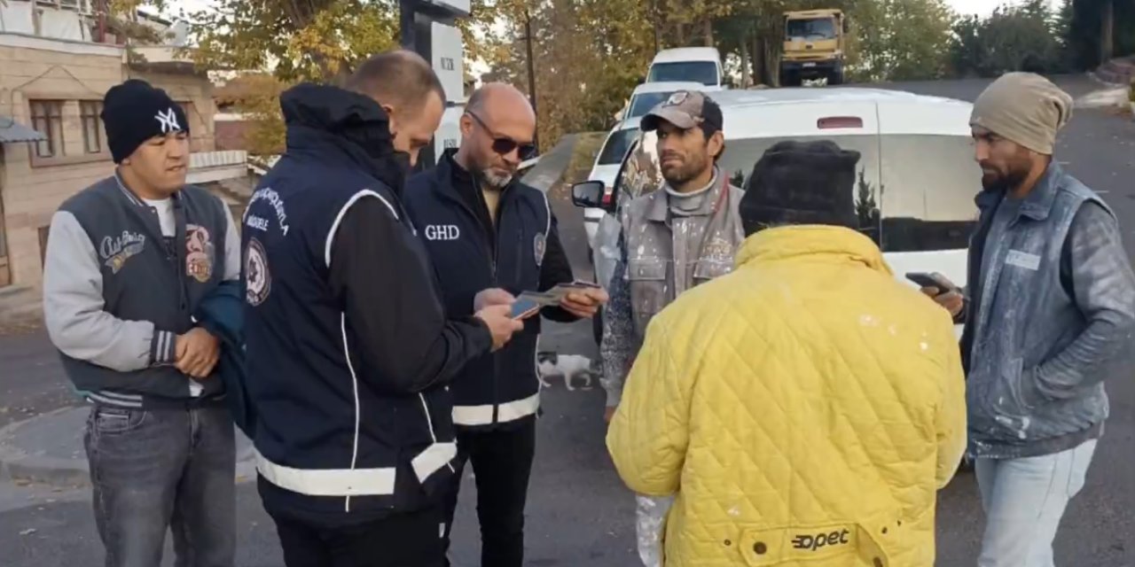 Konya’nın da içinde olduğu göç operasyonunda 169 kaçakçı yakalandı
