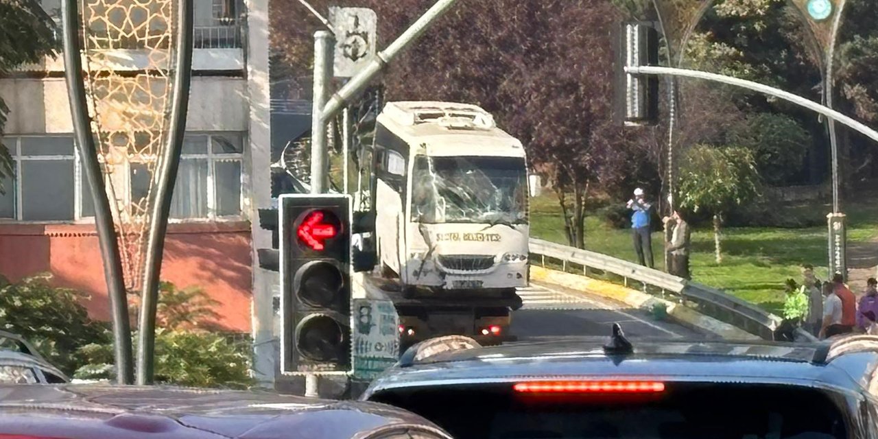 Polisleri ve yakınlarını taşıyan otobüs duvara çarptı! 3’ü polis 7 yaralı var