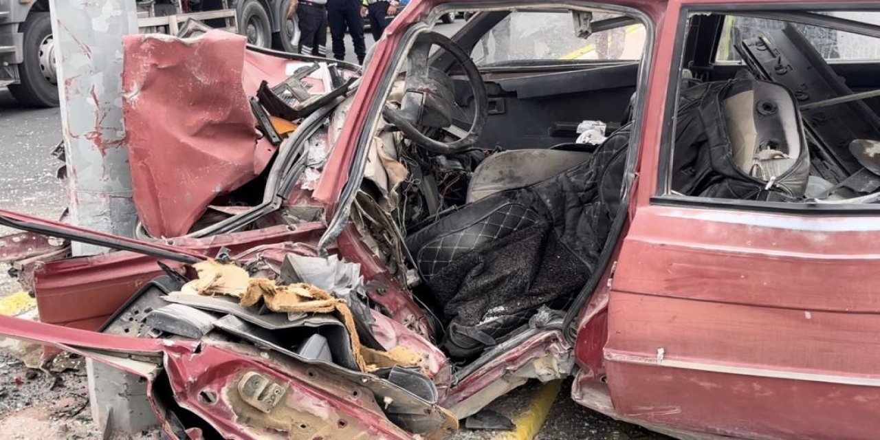 Direğe çarpan otomobil hurdaya döndü, 79 yaşındaki Mustafa Demirtaş öldü