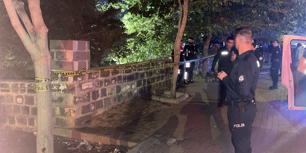 Cami bahçesinde bebek cesedi