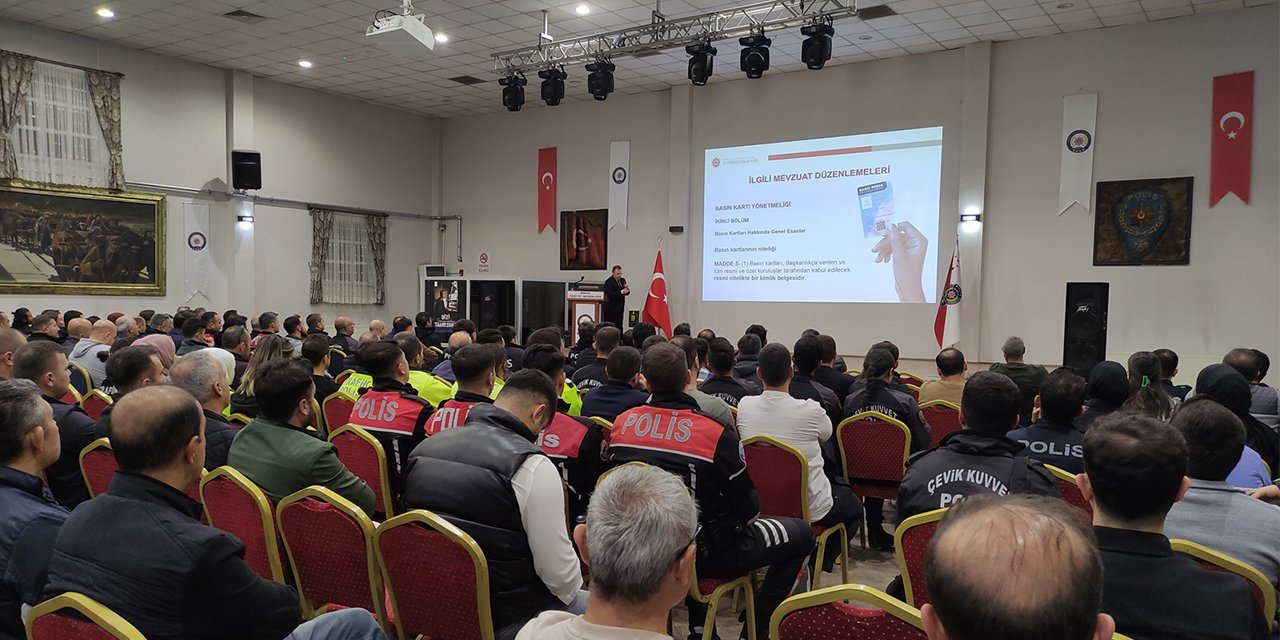 Konya polisi, basın kartı hakkında bilgilendirildi