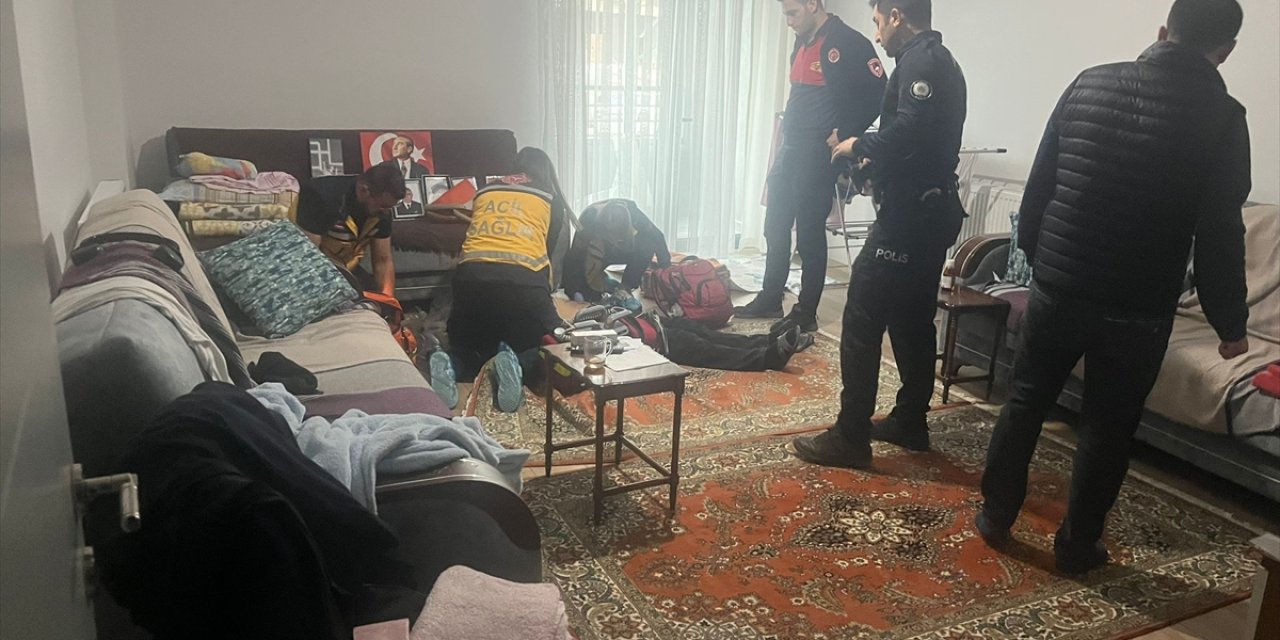 Yalnız yaşayan adama, pencereden hayat kurtarma operasyonu