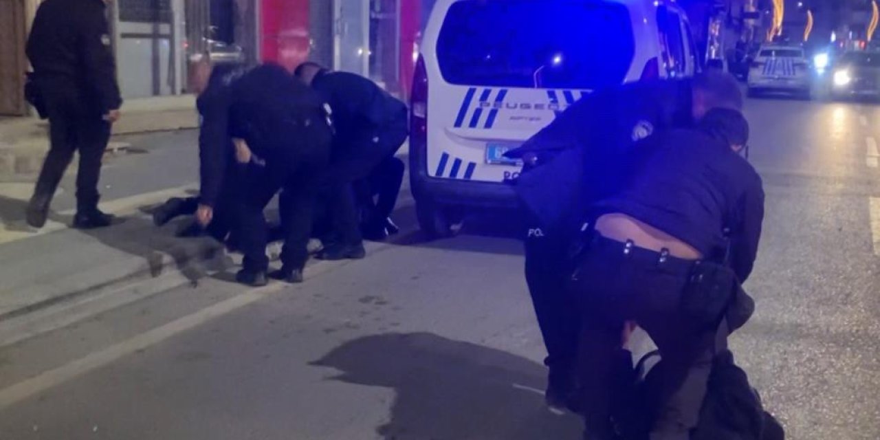 Esnafla kavga edip, polise ve gazetecilere saldırdılar