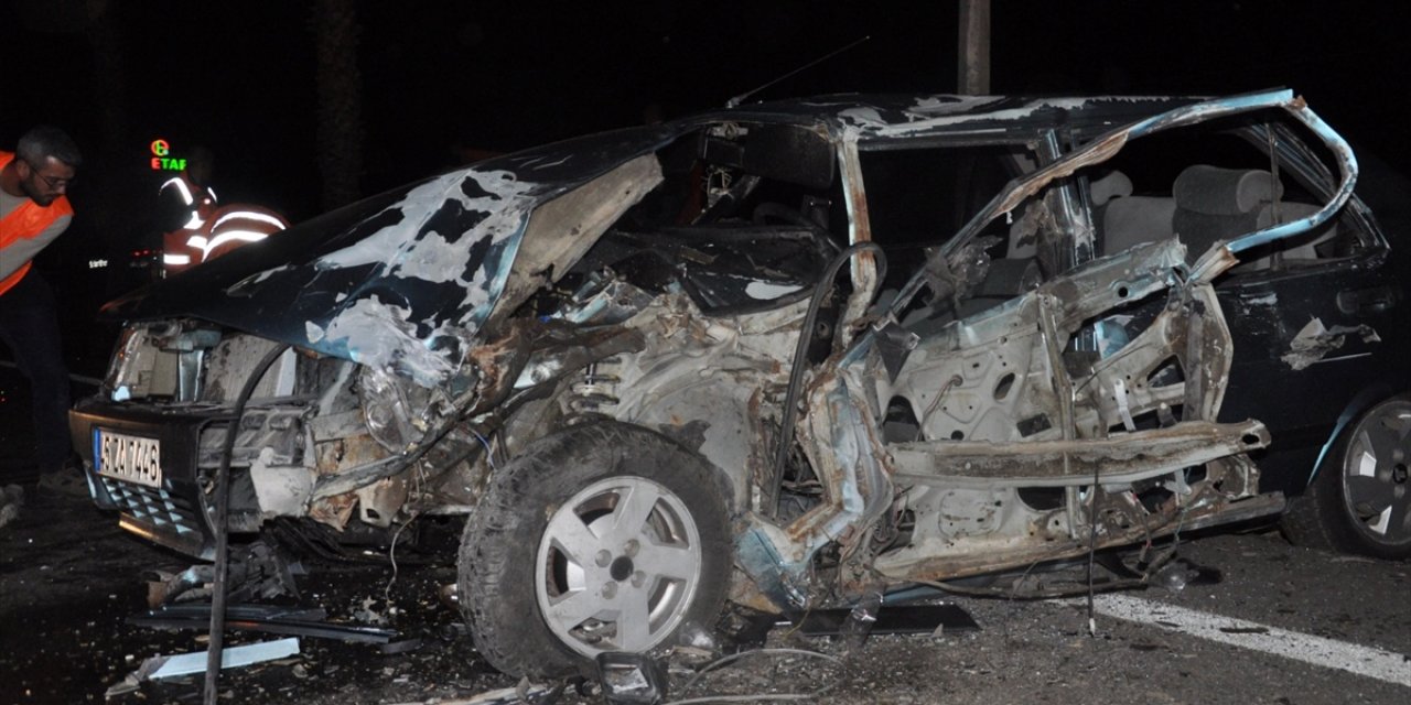 Otomobil ile pikap çarpıştı! 3’ü çocuk 6 kişi yaralı