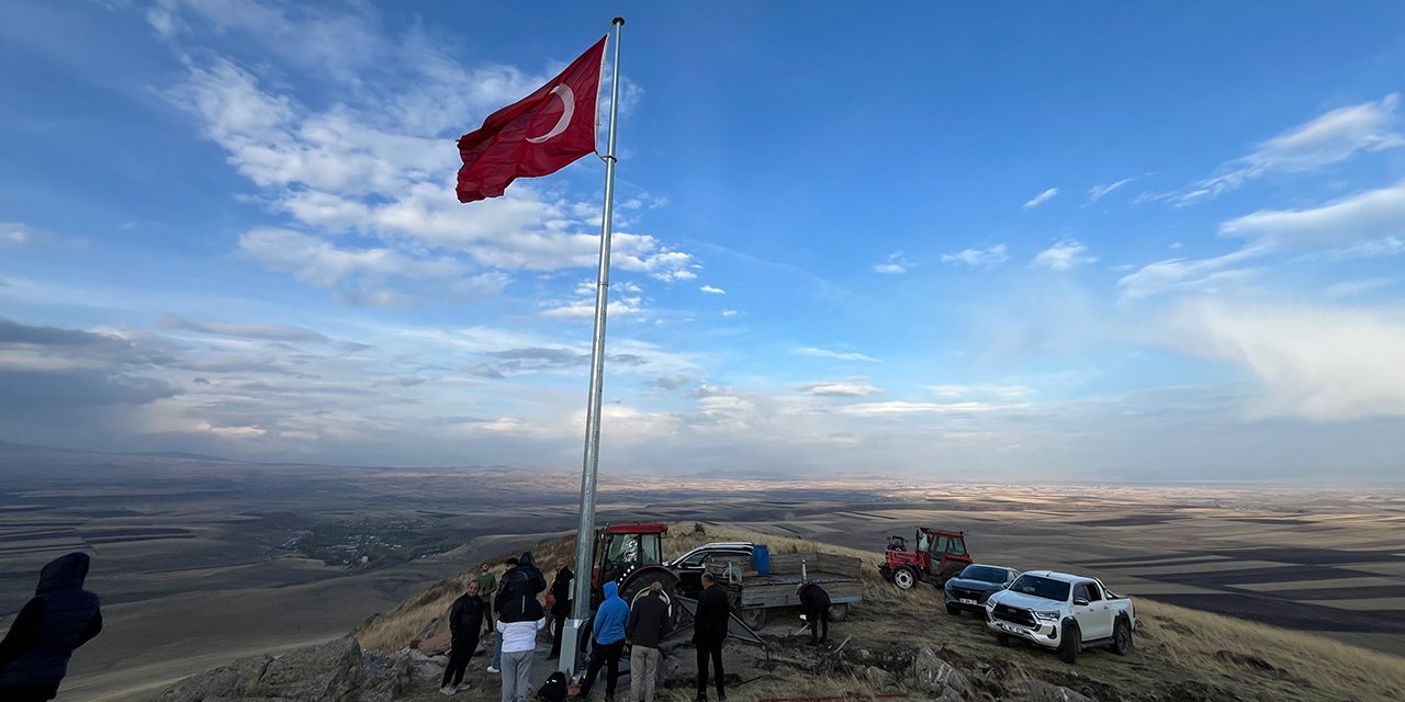 Bir köyün 20 yıllık hayali gerçek oldu! Komşu ülkeden bile görünüyor