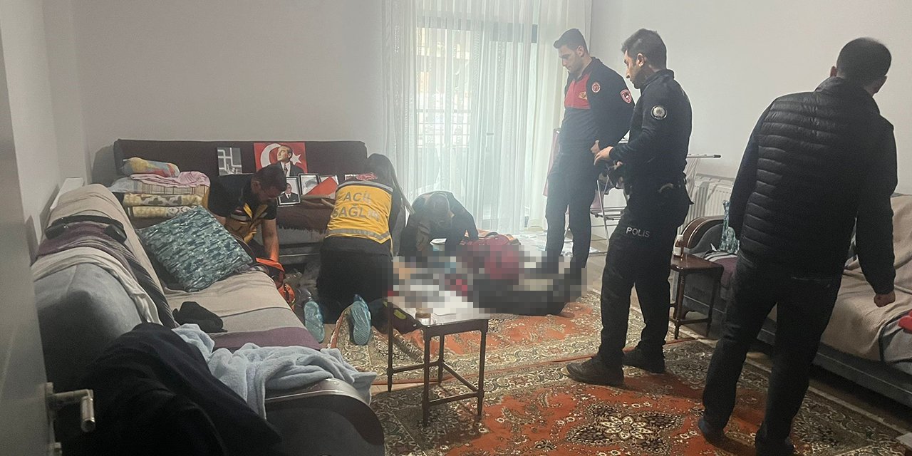 Eve giren ekipler emekli astsubayı bu halde buldu