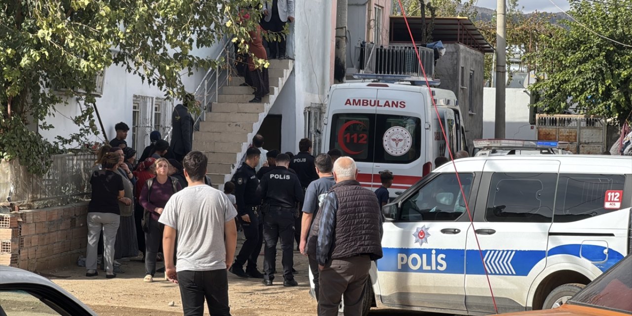 Önce dini nikahlı eşini, sonra kendini vurdu