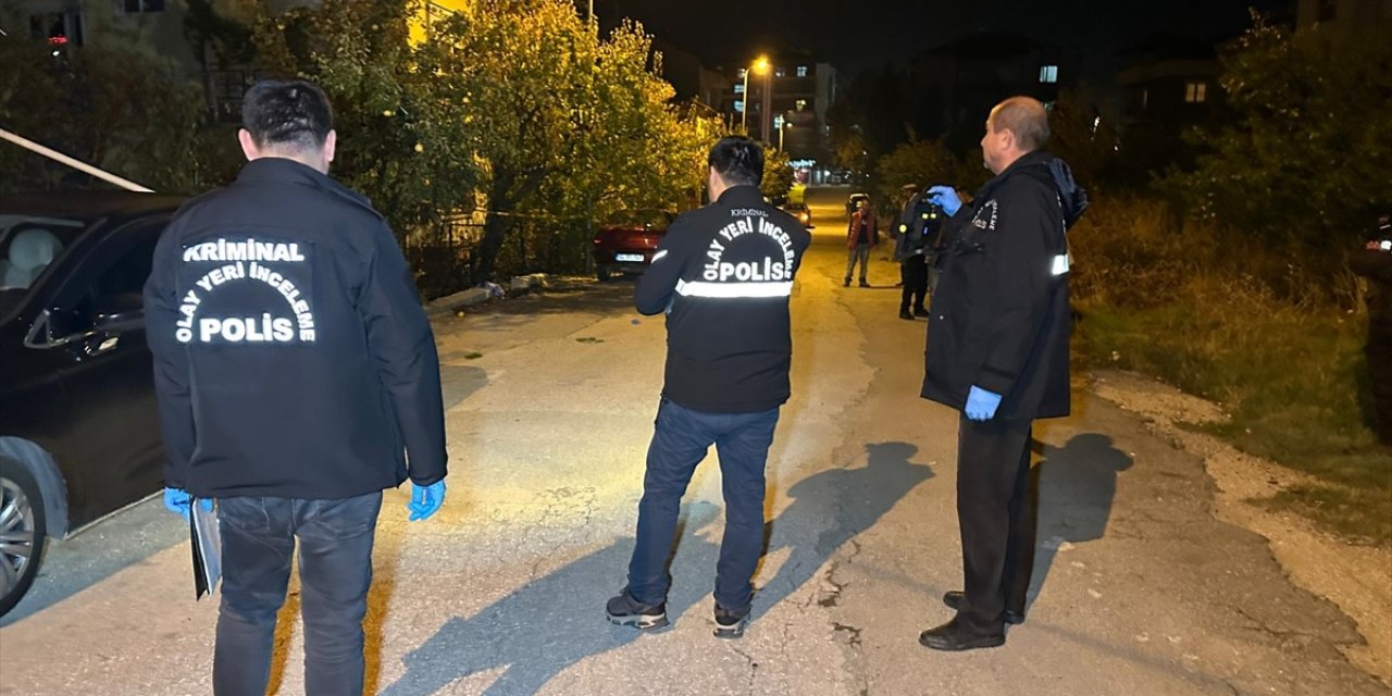 Babasıyla tartıştı, evdekileri de yardıma gelen komşuyu da bıçakladı