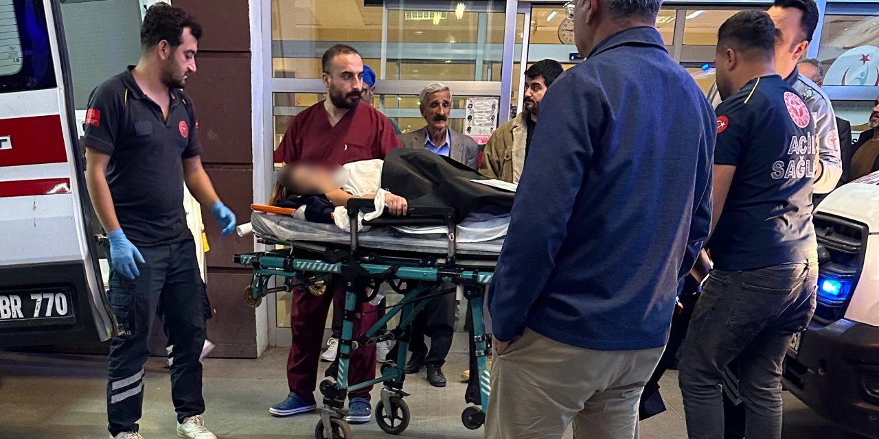 17 yaşındaki kız çocuğu, karnına bıçak saplayarak kendini yaraladı