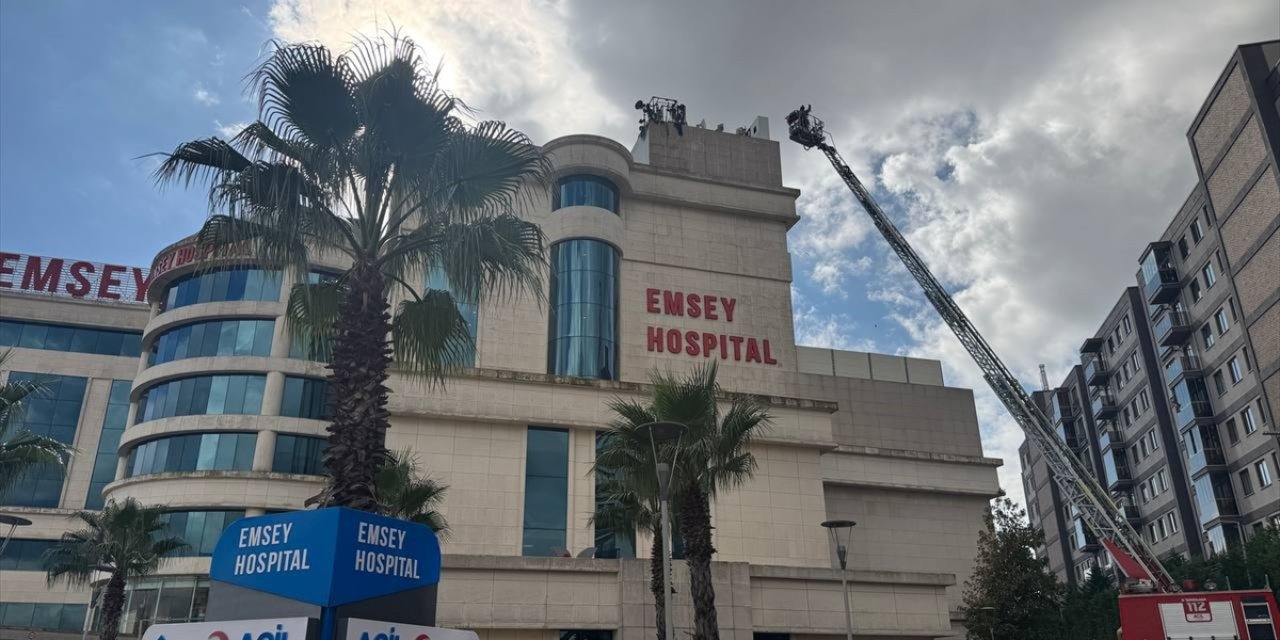 Pendik'te bir hastanede yangın çıktı