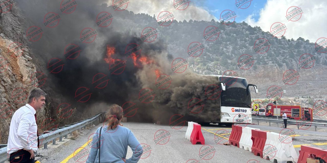 Konya’da yolcu dolu otobüs yandı! Faciayı sürücü önledi