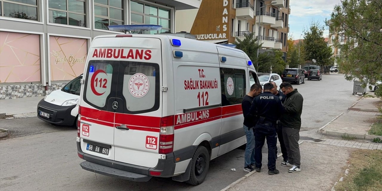 Çocukların kavgasında 2 kişi bıçaklandı