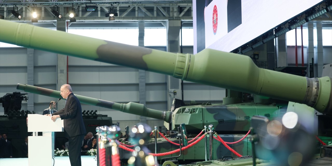 Cumhurbaşkanı Erdoğan: Hava, kara, deniz araçlarımızla destan yazıyoruz